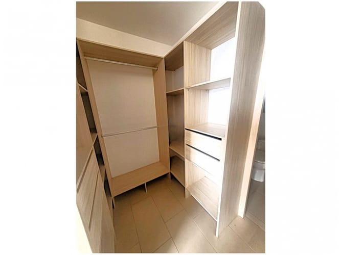 Apartaestudio en venta en El Poblado, Medellín, 55 m² · foto 13 de 24