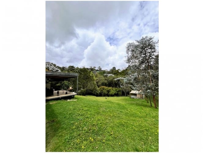 Casa de 3 alcobas en venta en Loma Del Escobero, Envigado, 300 m² · foto 8 de 8