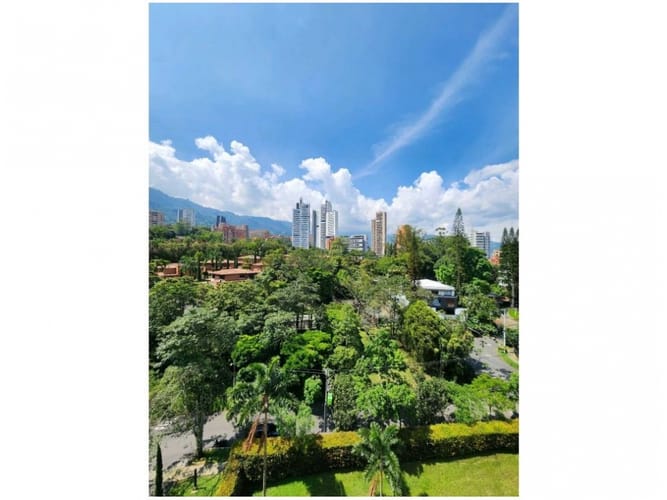 Apartamento de 3 alcobas en venta en El Poblado, Medellín, 160 m² · foto 2 de 19