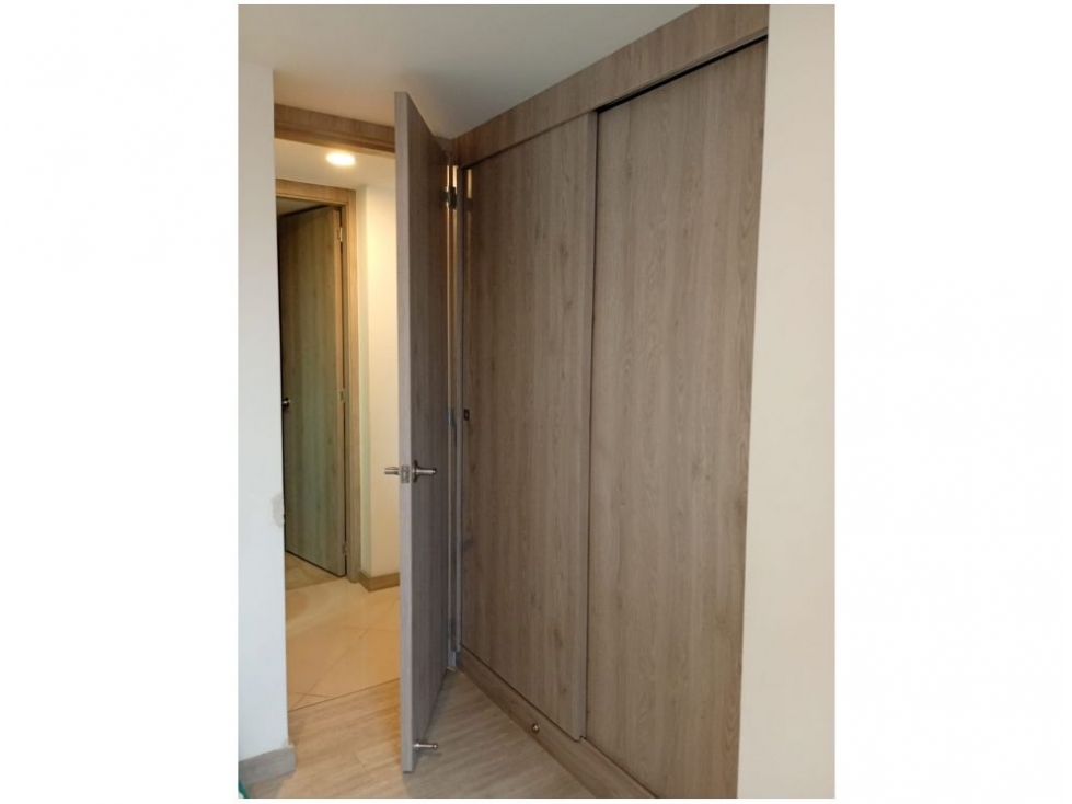 Apartamento en venta en La Orquidea, Medellín · foto 21 de 24