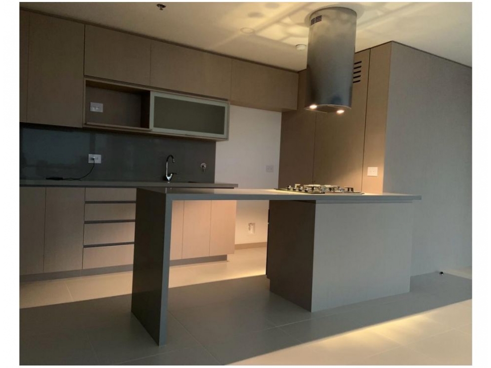 Apartamento en venta en El Poblado, Medellín · foto 5 de 21