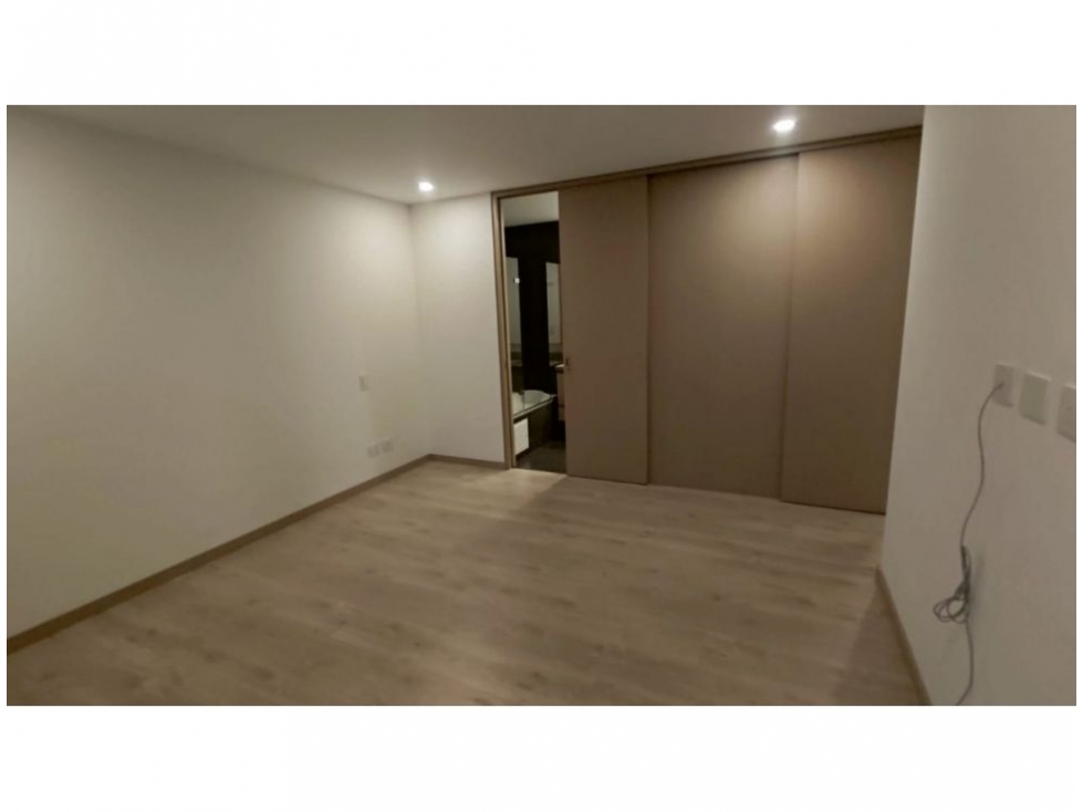 Apartamento en venta en El Poblado, Medellín · foto 8 de 21