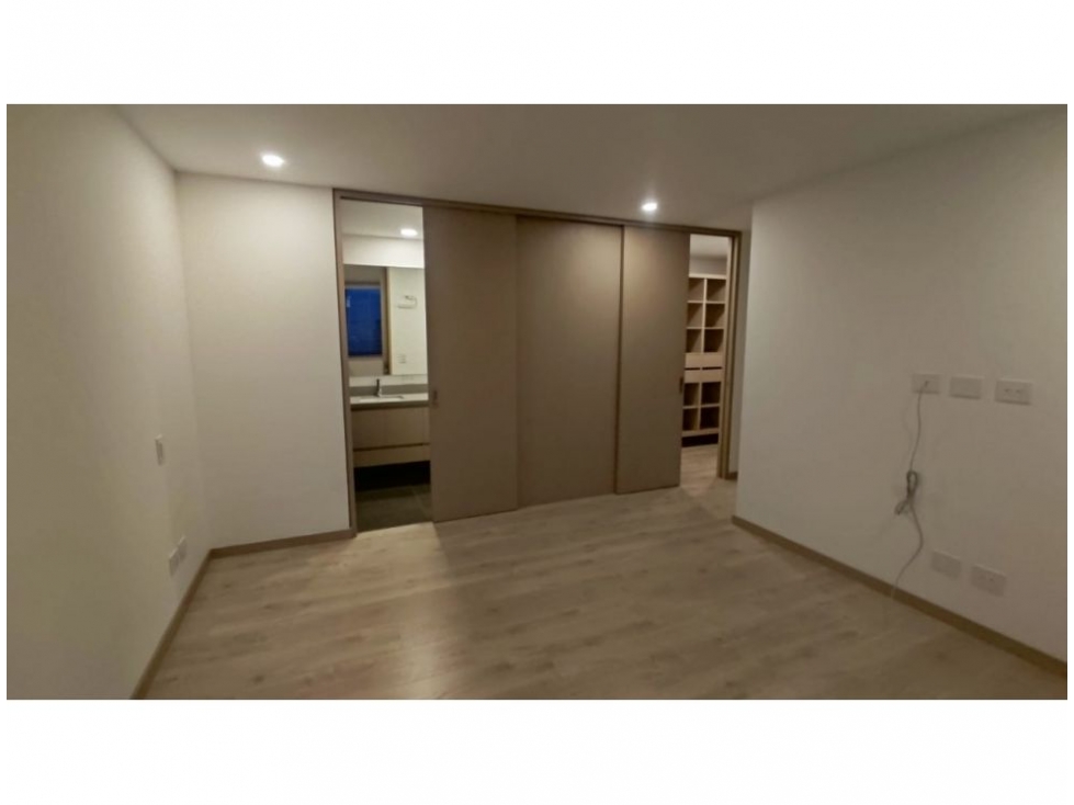 Apartamento en venta en El Poblado, Medellín · foto 9 de 21