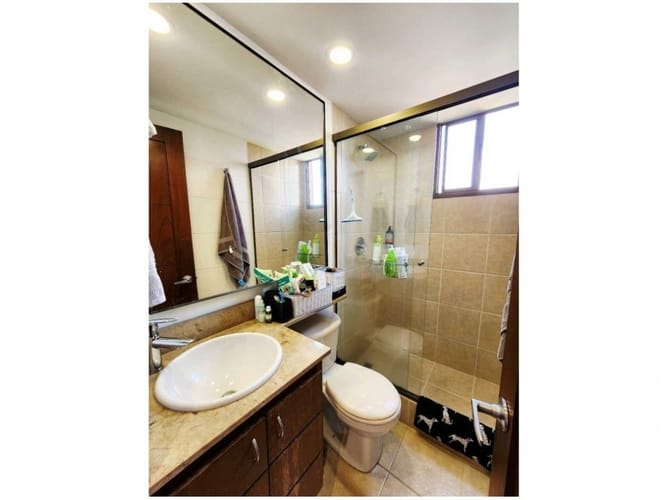 Apartamento de 3 alcobas en venta en El Poblado, Medellín, 160 m² · foto 13 de 19