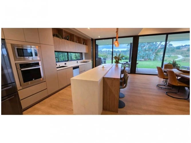 Casa de 4 alcobas en venta en Medellín, 385 m² · foto 6 de 24