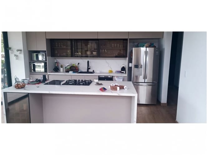 Casa de 3 alcobas en venta en Altos Del Escobero, Medellín, 211 m² · foto 6 de 9