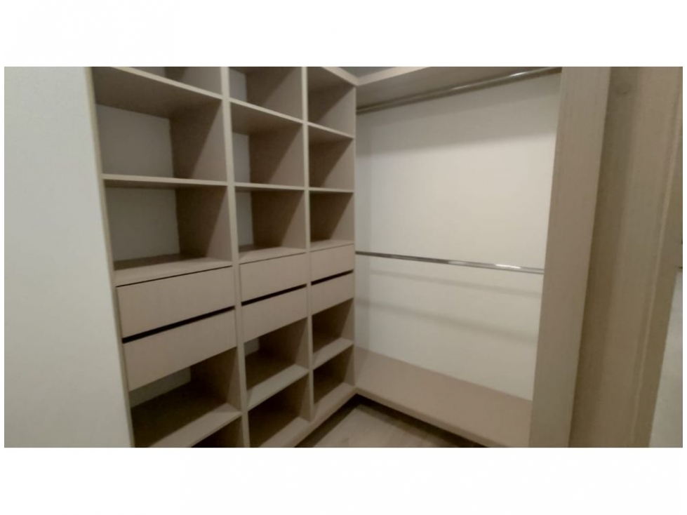 Apartamento en venta en El Poblado, Medellín · foto 15 de 21