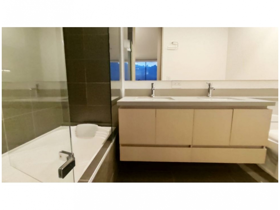 Apartamento en venta en El Poblado, Medellín · foto 16 de 21