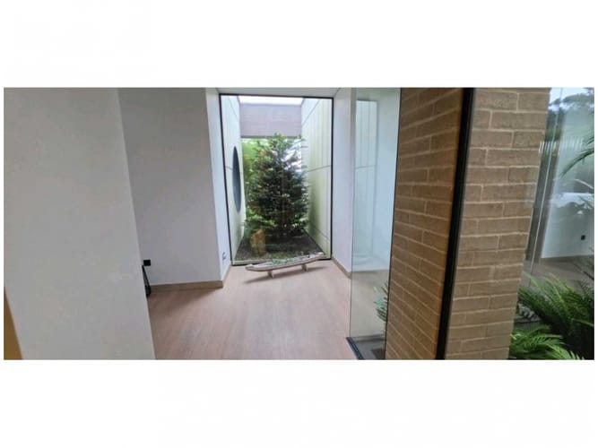 Casa de 4 alcobas en venta en Medellín, 385 m² · foto 11 de 24