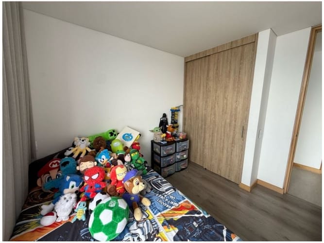 Apartamento de 3 alcobas en venta en El Poblado, Medellín, 133 m² · foto 8 de 10