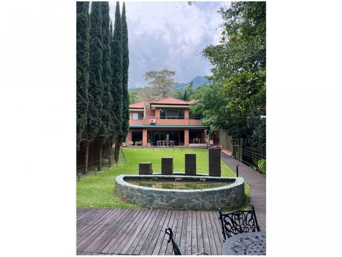 Casa de 4 alcobas en venta en San Lucas, Medellín, 605 m² · foto 3 de 24
