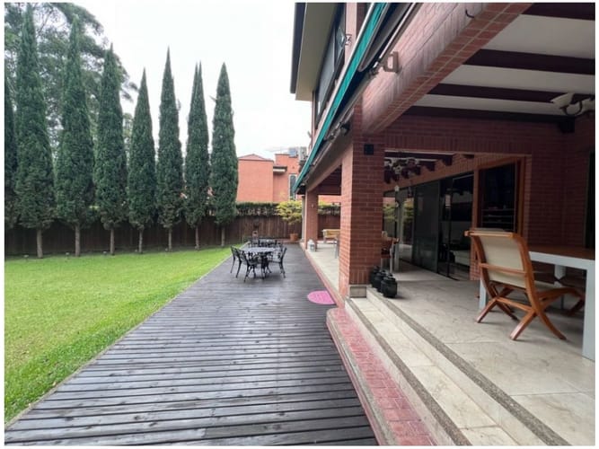 Casa de 4 alcobas en venta en San Lucas, Medellín, 605 m² · foto 6 de 24