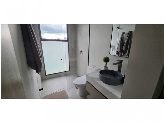 Casa de 4 alcobas en venta en Medellín, 385 m² · foto 23 de 24