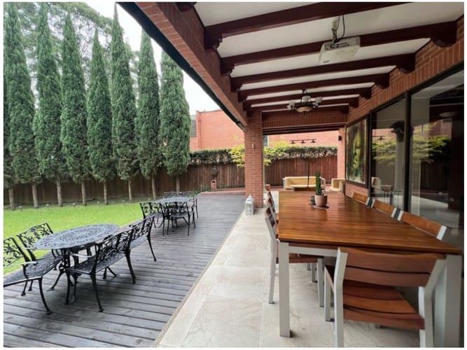 Casa de 4 alcobas en venta en San Lucas, Medellín, 605 m² · foto 10 de 24
