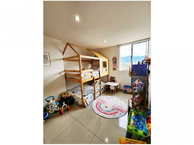 Apartamento de 2 alcobas en venta en Calle Larga, Envigado, 159 m² · foto 9 de 11