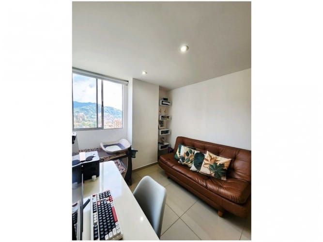 Apartamento de 2 alcobas en venta en Calle Larga, Envigado, 159 m² · foto 10 de 11
