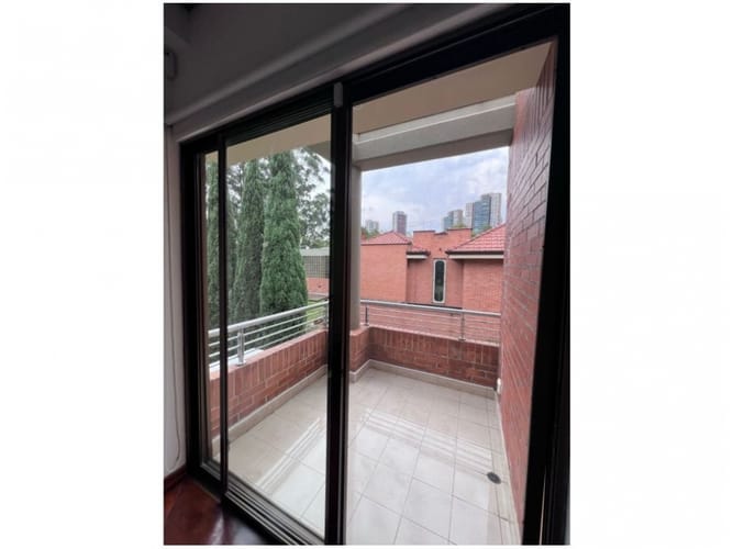 Casa de 4 alcobas en venta en San Lucas, Medellín, 605 m² · foto 23 de 24