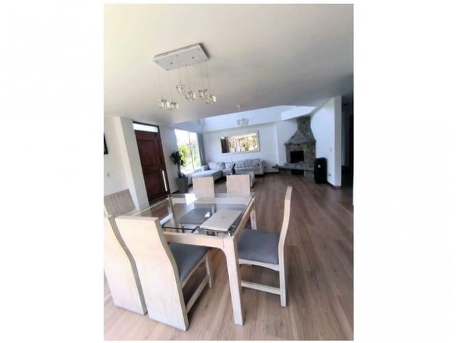 Casa de 4 alcobas en venta en Escobero, Envigado, 390 m² · foto 3 de 22
