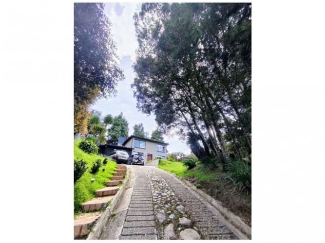 Casa de 4 alcobas en venta en Escobero, Envigado, 390 m² · foto 6 de 22