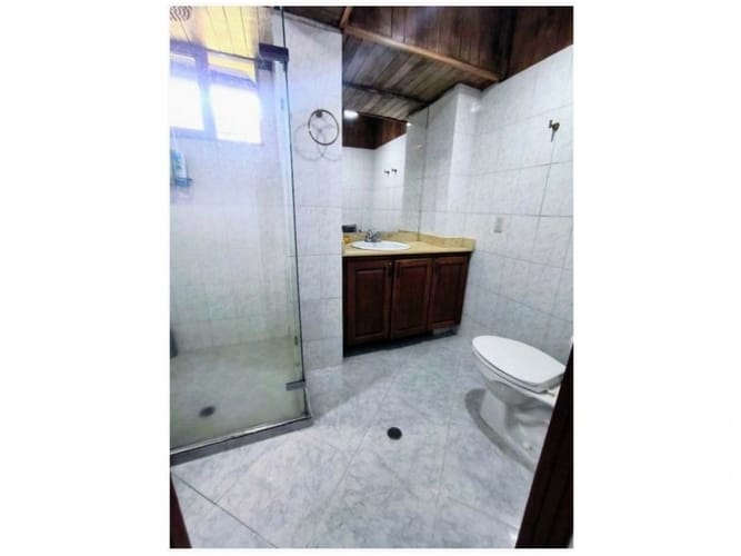 Casa de 4 alcobas en venta en Escobero, Envigado, 390 m² · foto 17 de 22