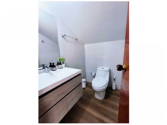 Casa de 4 alcobas en venta en Escobero, Envigado, 390 m² · foto 21 de 22