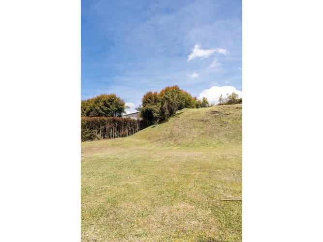 Lote en venta en Pantanillo, Envigado, 2063 m² · foto 2 de 6