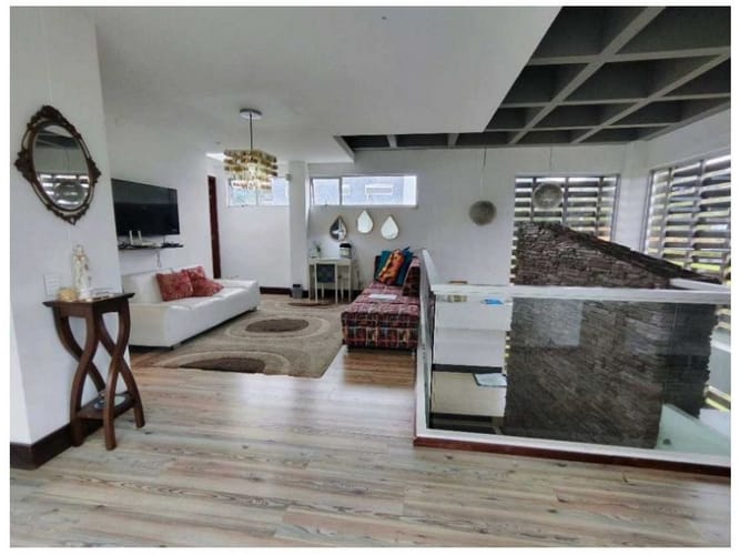 Casa de 4 alcobas en venta en Medellín, 350 m² · foto 5 de 17