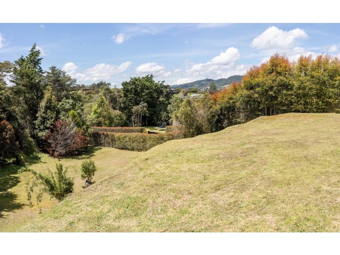 Lote en venta en Pantanillo, Envigado, 2063 m² · foto 3 de 6