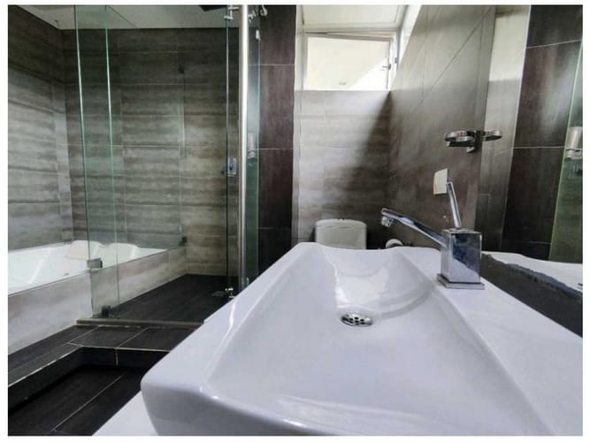 Casa de 4 alcobas en venta en Medellín, 350 m² · foto 9 de 17