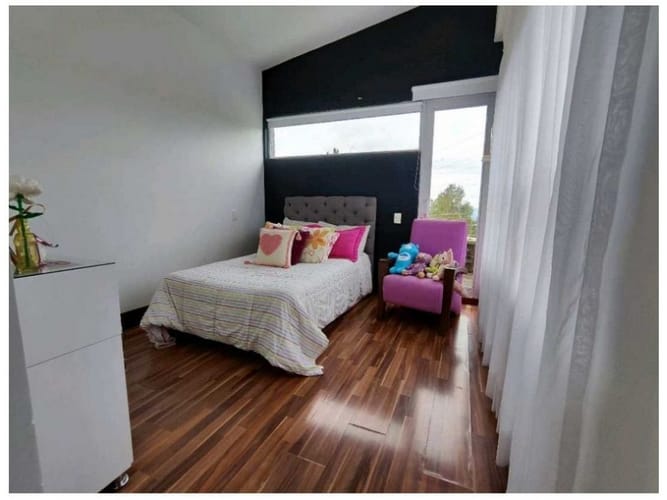 Casa de 4 alcobas en venta en Medellín, 350 m² · foto 10 de 17