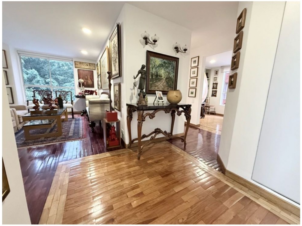 Apartamento en venta en El Poblado, Medellín · foto 4 de 13