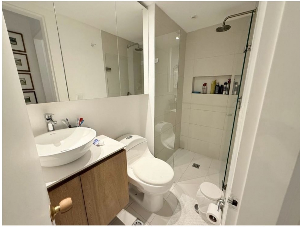 Apartamento en venta en El Poblado, Medellín · foto 8 de 13