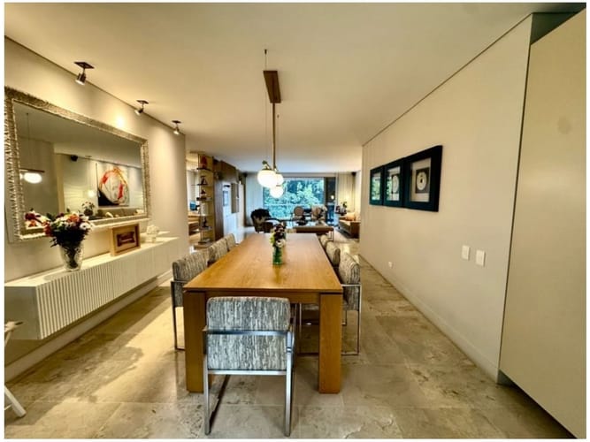 Apartamento de 4 alcobas en venta en Altos Del Poblado, Medellín, 290 m² · foto 4 de 21