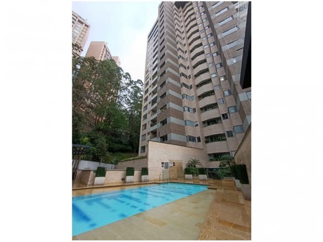 Apartamento de 4 alcobas en venta en Altos Del Poblado, Medellín, 290 m² · foto 14 de 21