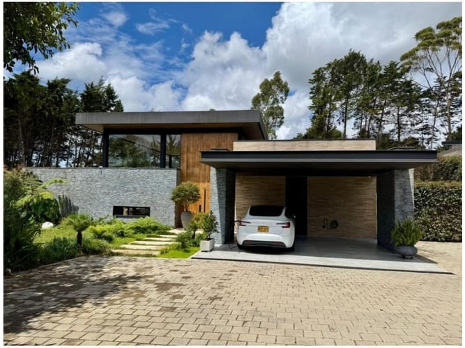 Casa de 4 alcobas en venta en Pantanillo, Envigado, 396 m² · foto 2 de 23
