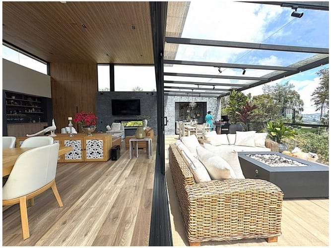 Casa de 4 alcobas en venta en Pantanillo, Envigado, 396 m² · foto 7 de 23