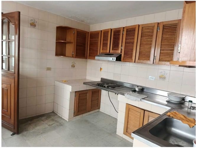 Casa de 5 alcobas en venta en Simon Bolivar, Medellín, 420 m² · foto 10 de 24