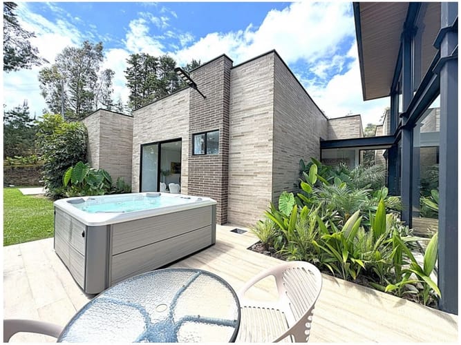 Casa de 4 alcobas en venta en Pantanillo, Envigado, 396 m² · foto 9 de 23