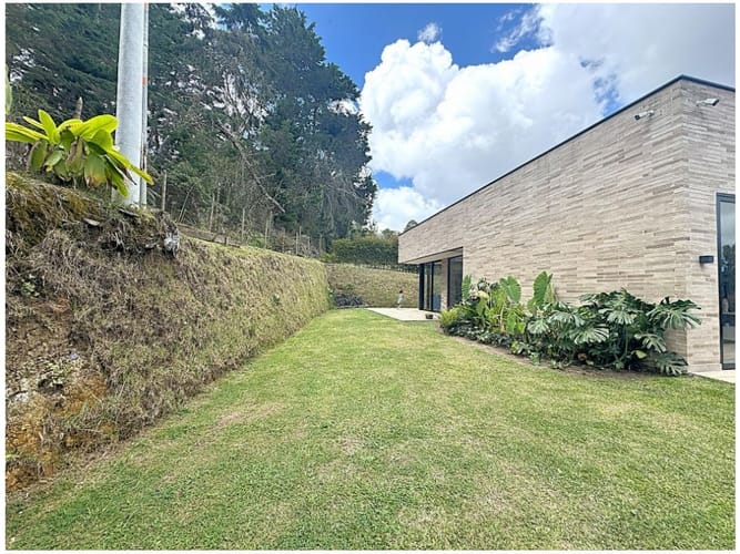 Casa de 4 alcobas en venta en Pantanillo, Envigado, 396 m² · foto 23 de 23