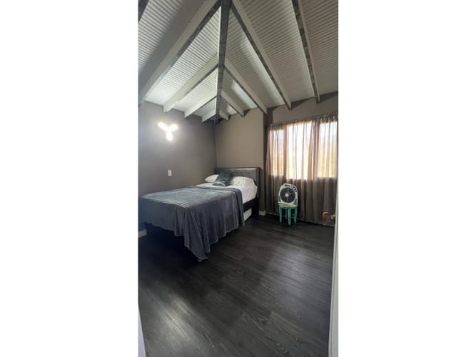 Apartamento de 5 alcobas en venta en Conquistadores, Medellín, 180 m² · foto 2 de 5