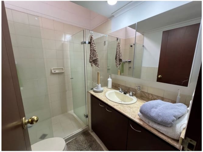 Casa de 3 alcobas en venta en San Lucas, Medellín, 248 m² · foto 23 de 24