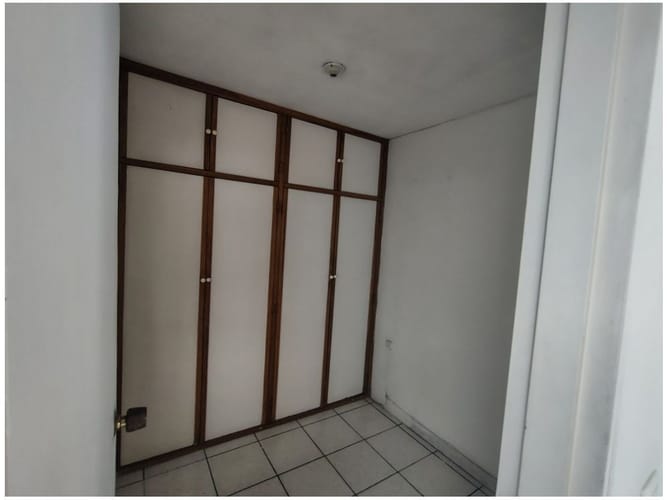 Casa de 6 alcobas en venta en Belén, Medellín, 340 m² · foto 2 de 24