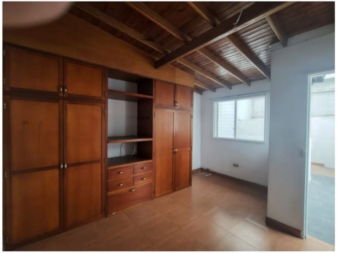 Casa de 6 alcobas en venta en Belén, Medellín, 340 m² · foto 4 de 24