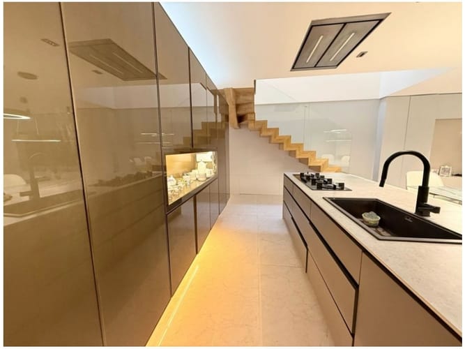 Casa de 3 alcobas en venta en Santa Catalina, Envigado, 259 m² · foto 4 de 24