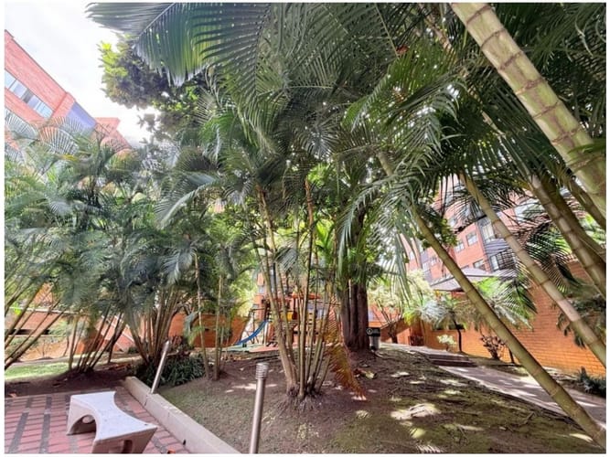 Apartamento en venta en El Poblado, Medellín · foto 23 de 24