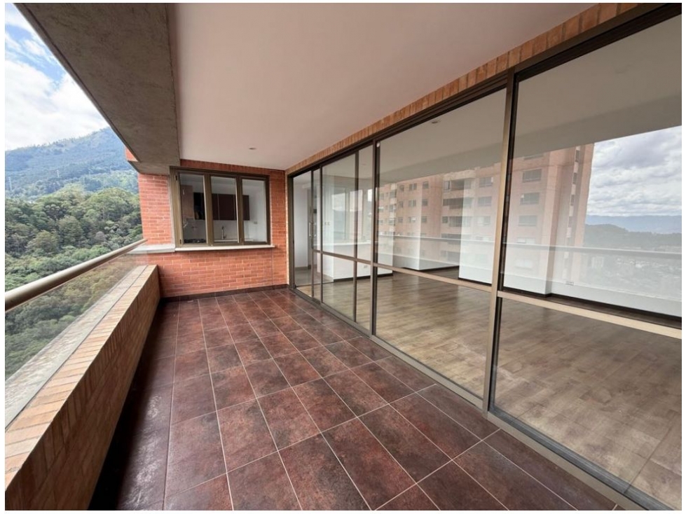 Apartamento en venta en El Poblado, Medellín · foto 3 de 22