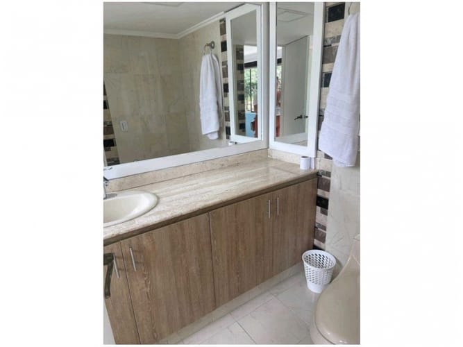 Apartamento de 3 alcobas en venta en El Poblado, Medellín, 134 m² · foto 8 de 10