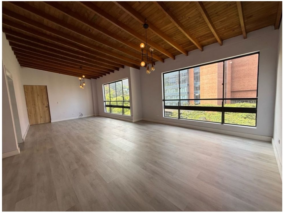 Apartamento en venta en El Poblado, Medellín · foto 2 de 21
