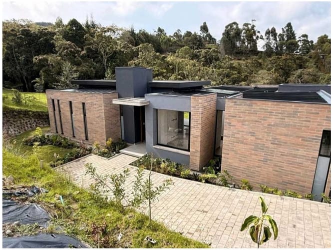 Casa de 3 alcobas en venta en Vía Las Palmas, Envigado, 330 m² · foto 13 de 16