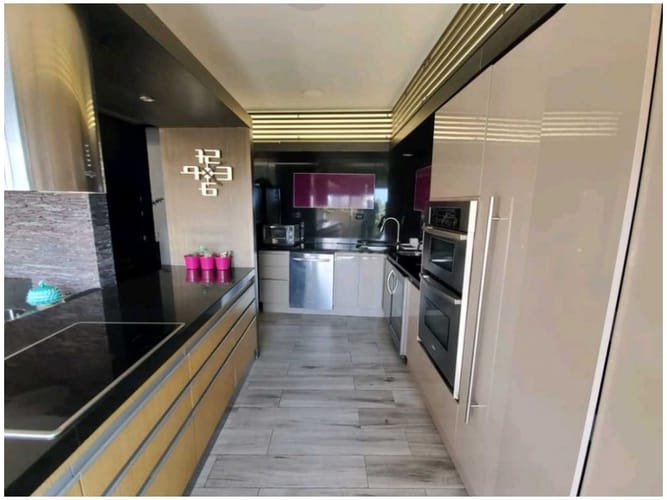 Apartamento en venta en El Poblado, Medellín · foto 6 de 14